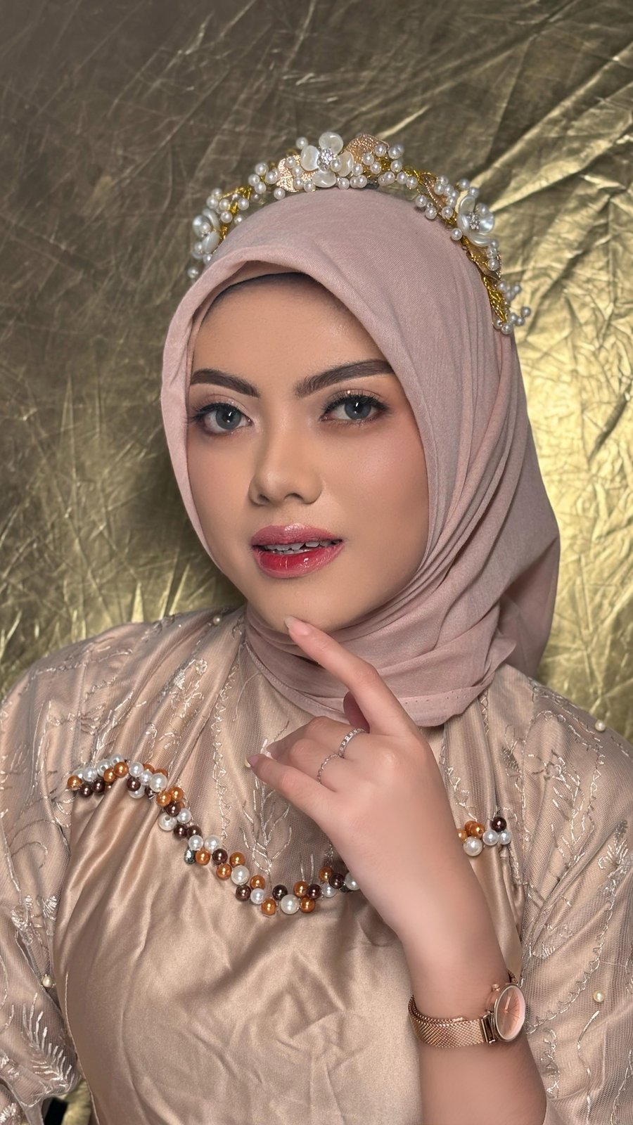 Makeup Look Tamu Undangan: Soft Glam yang Tahan Foto & Acara Panjang